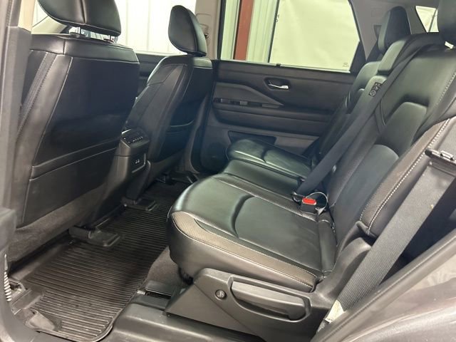 Used 2023 Nissan Pathfinder SL w/ Black Appearance Package image 13