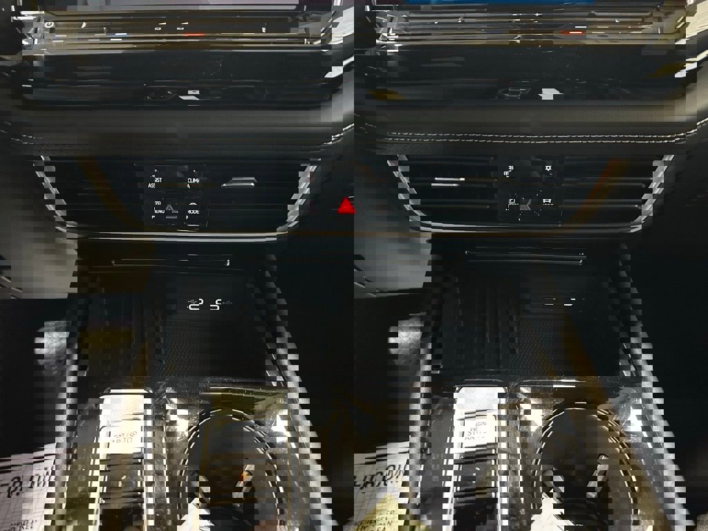 Used 2025 Volkswagen Atlas Cross Sport SE image 35