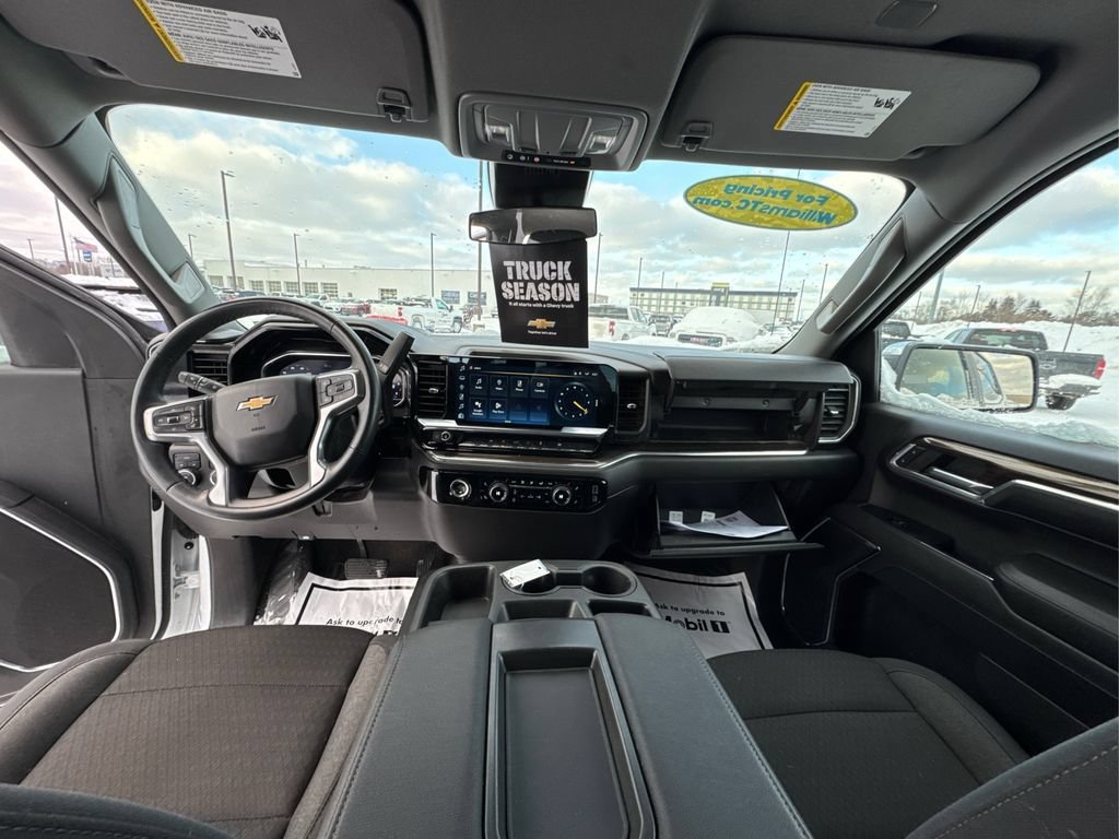 Used 2024 Chevrolet Silverado 1500 LT AWD/4WD image 26