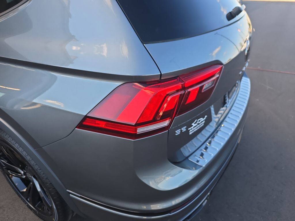 Certified 2023 Volkswagen Tiguan SE R-Line AWD/4WD image 26