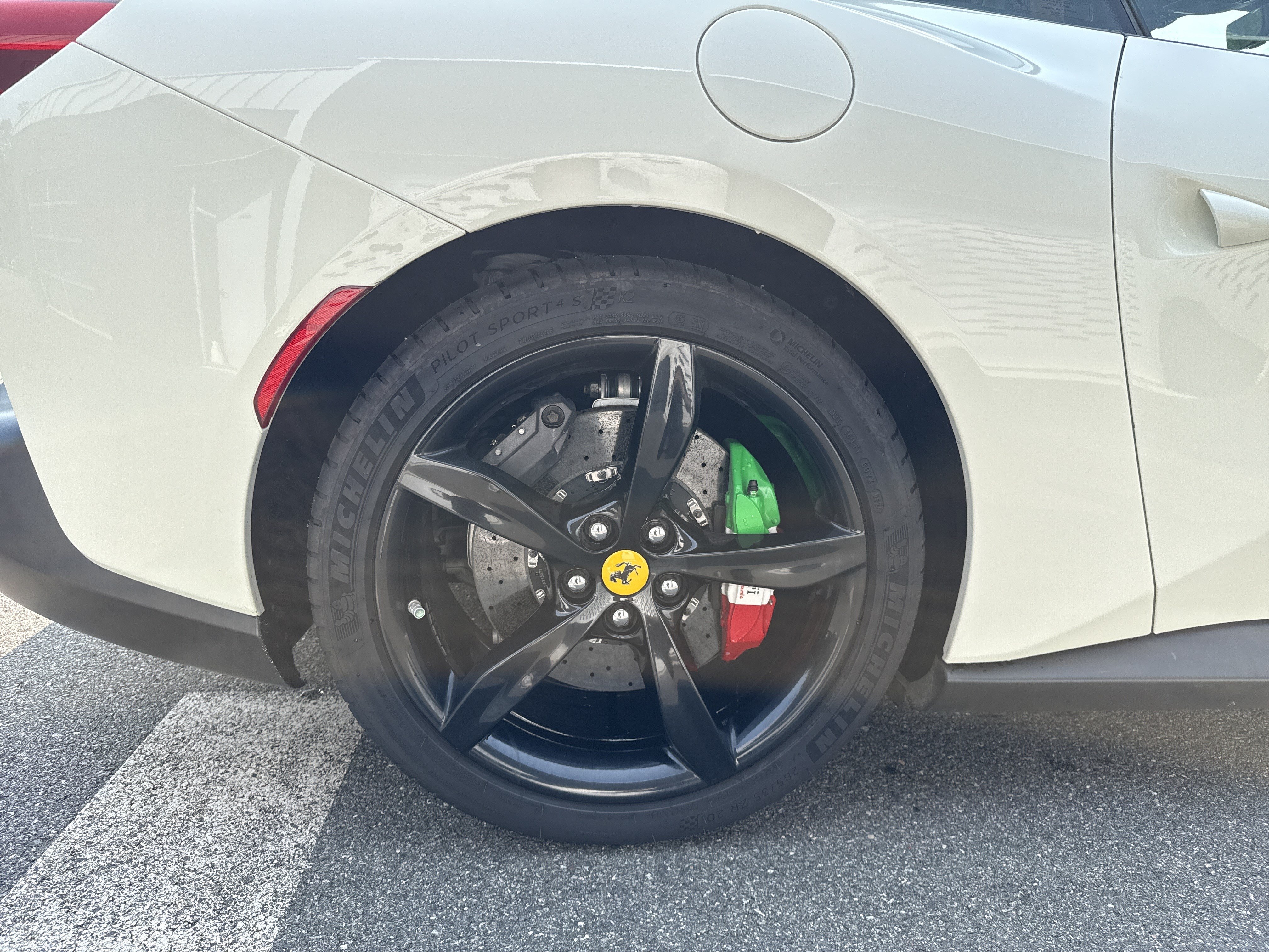 Used 2019 Ferrari Portofino RWD image 23