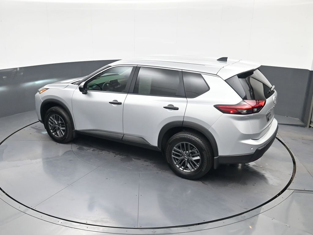 Used 2025 Nissan Rogue S FWD image 27