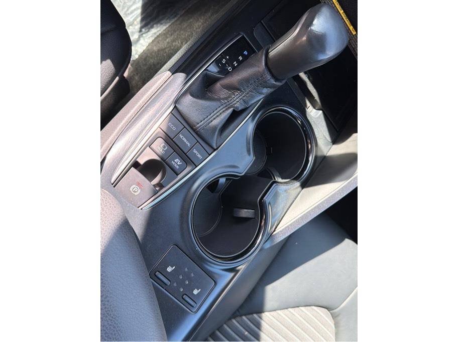 Used 2018 Toyota Camry SE w/ Audio Package FWD image 14
