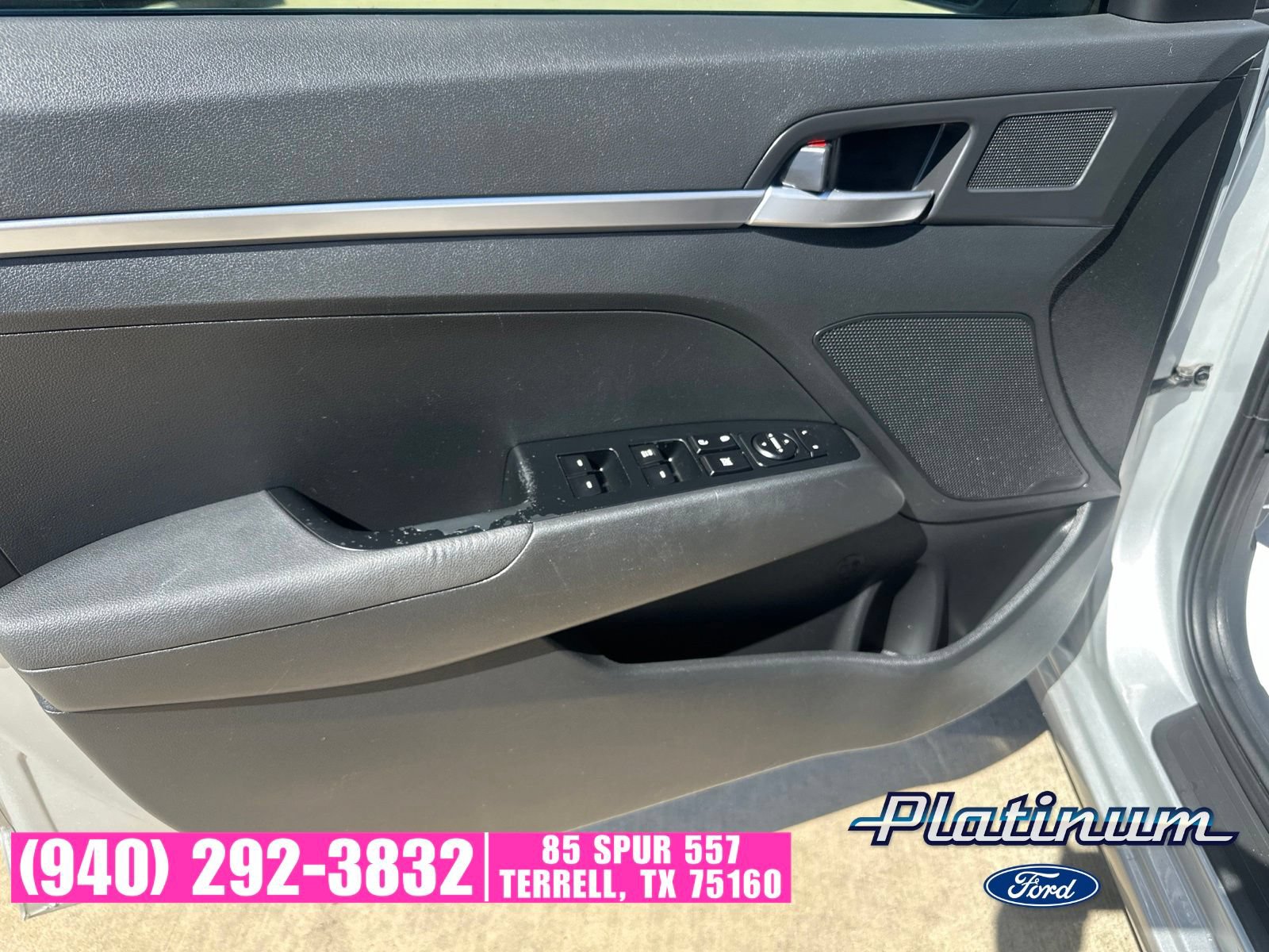Used 2020 Hyundai Elantra SE w/ Winter Weather Package FWD image 14