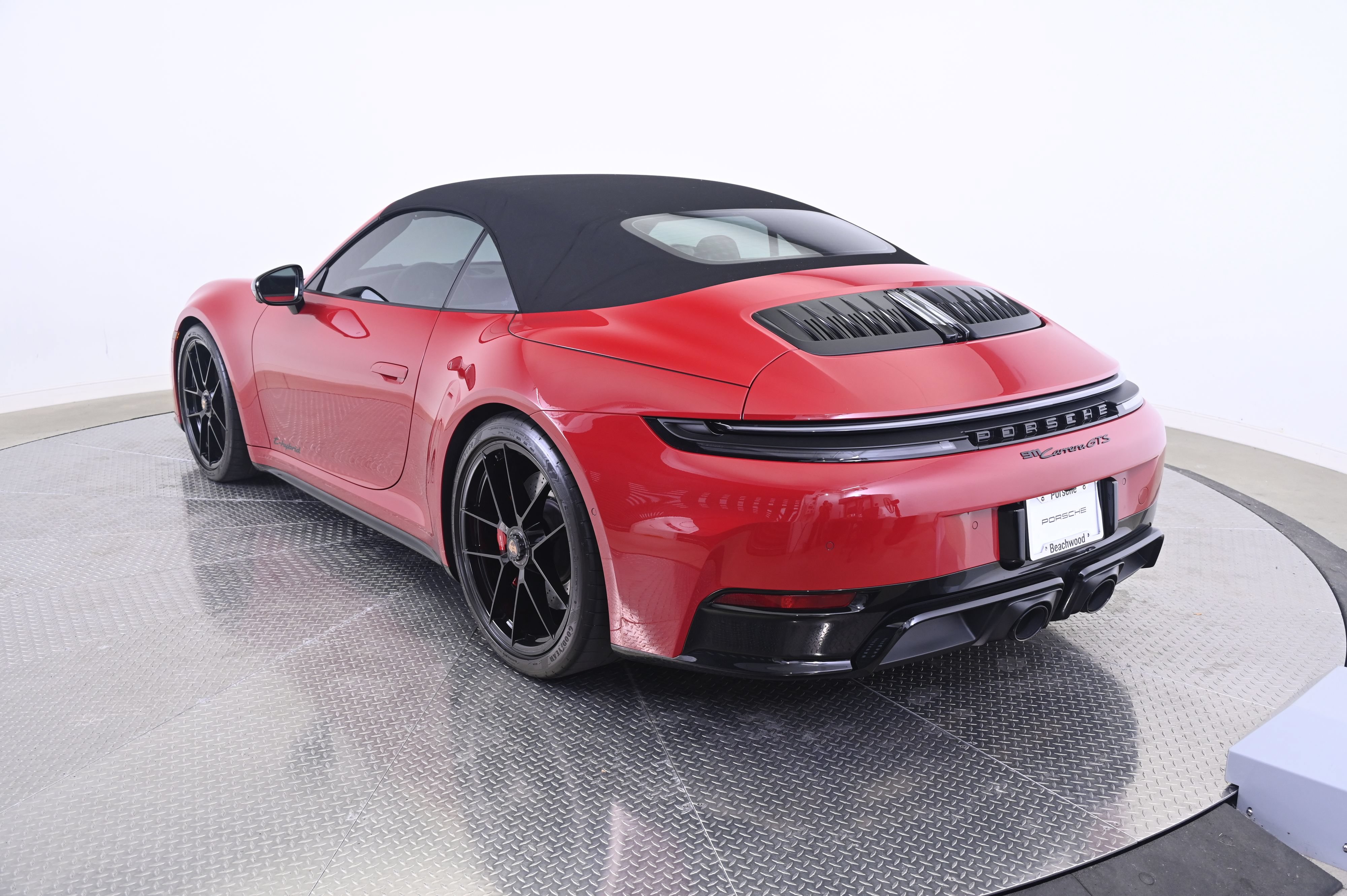 Certified 2025 Porsche 911 Carrera GTS RWD image 13