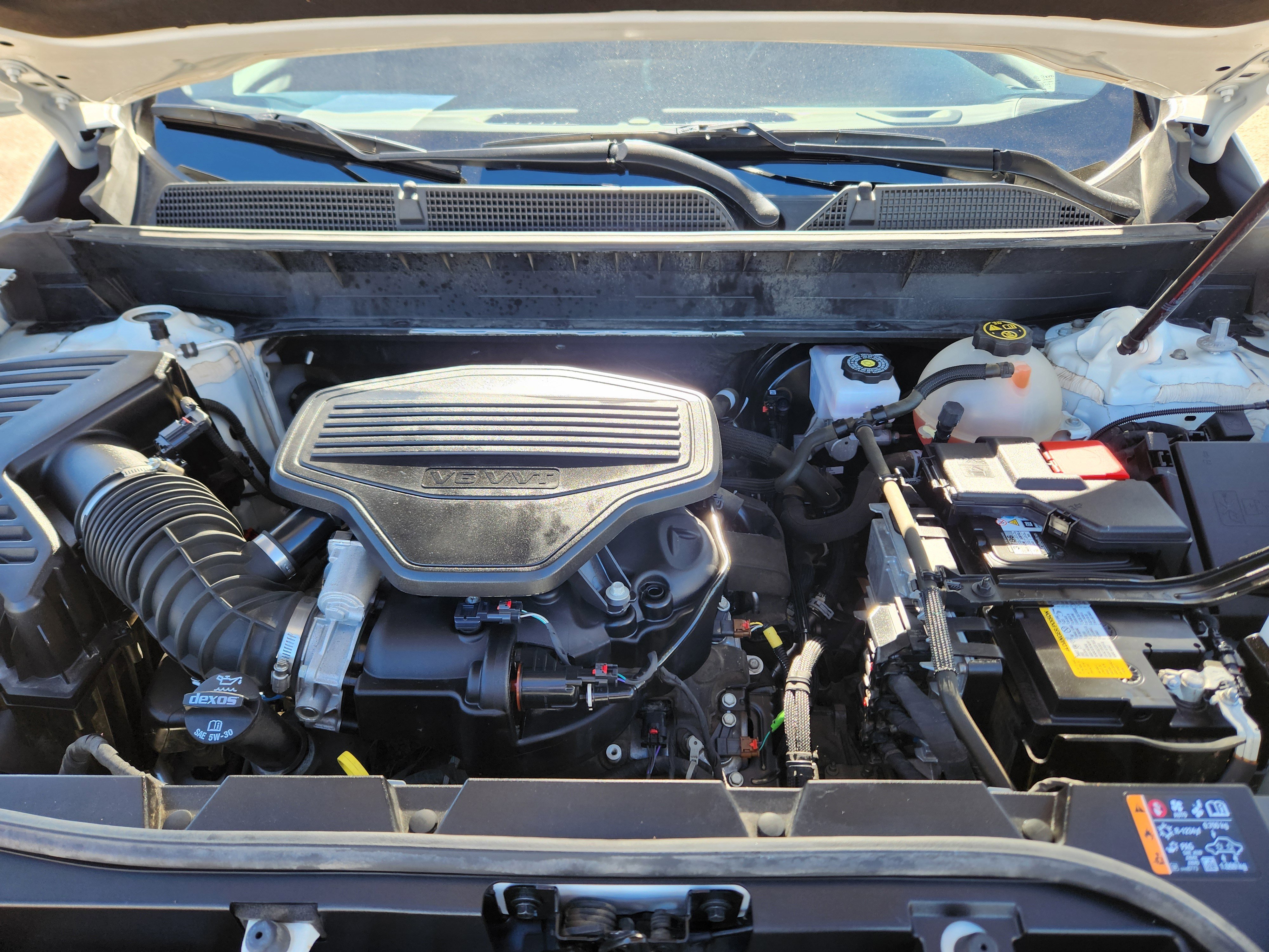 Used 2021 GMC Acadia SLT w/ LPO, Bright Accent Package image 22