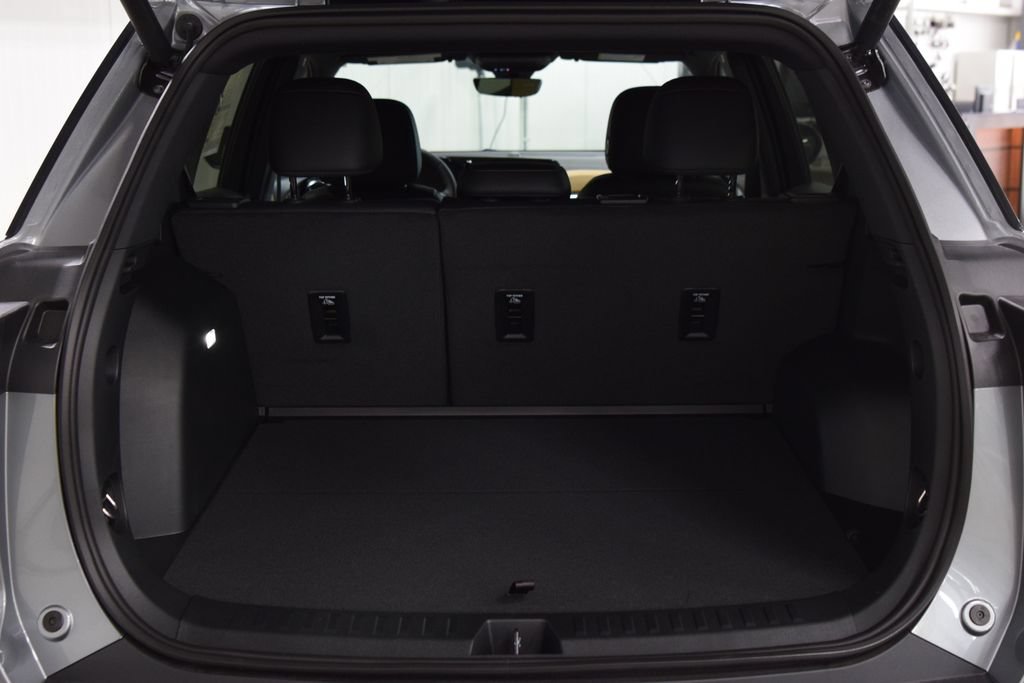 New 2027 Chevrolet Equinox ACTIV w/ Safety and Technology Package AWD/4WD image 24