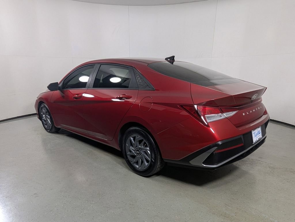 Used 2024 Hyundai Elantra SEL image 6