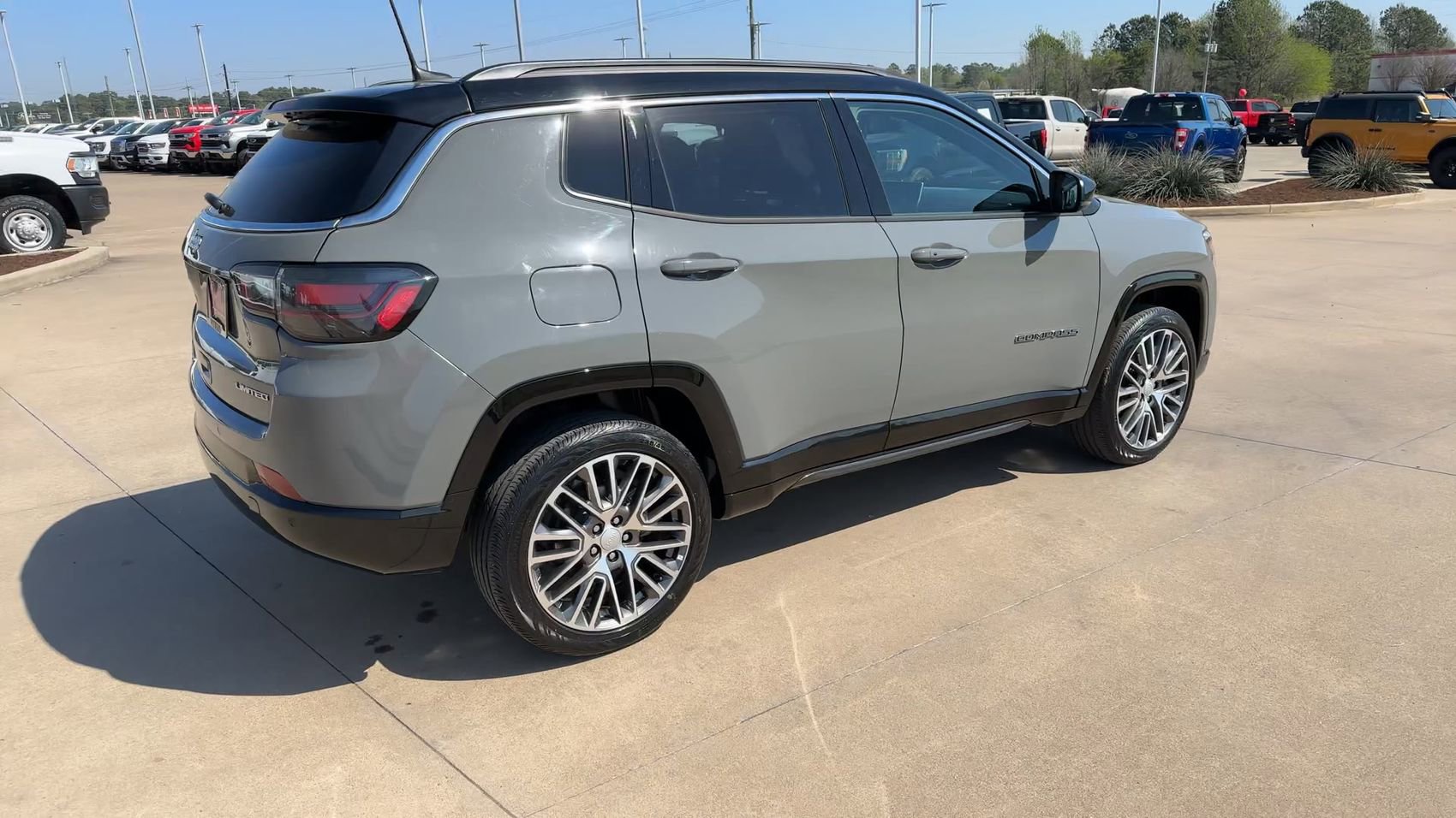 Used 2024 Jeep Compass Limited w/ Elite Group image 9
