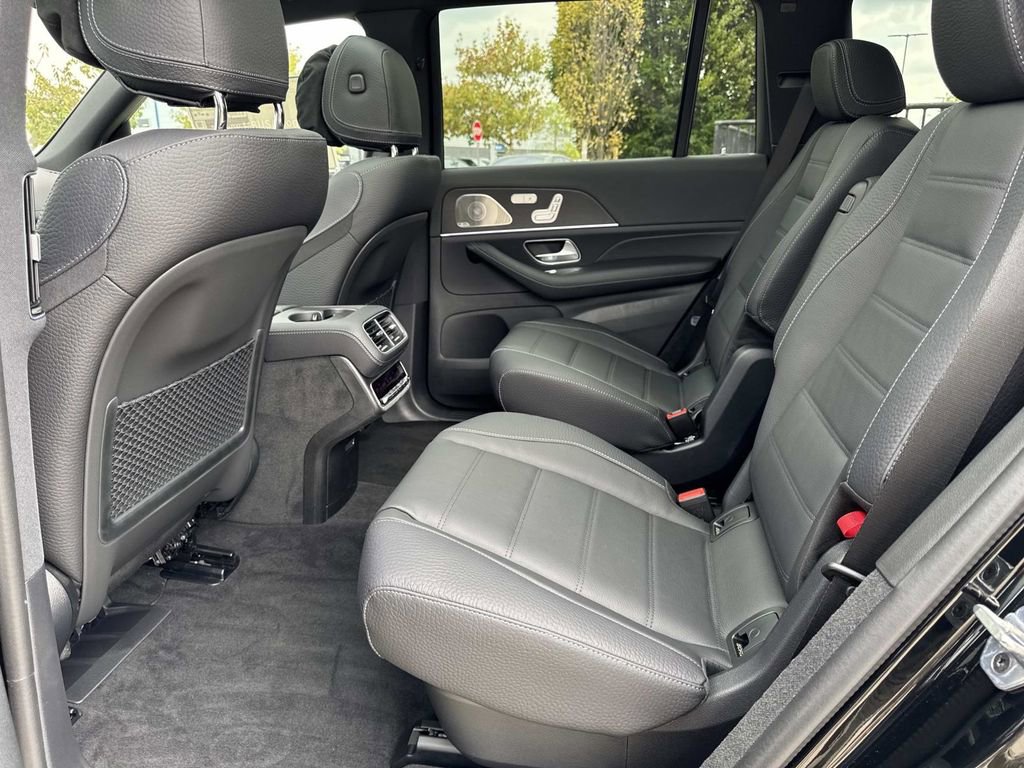 New 2026 Mercedes-Benz GLS 580 4MATIC image 14