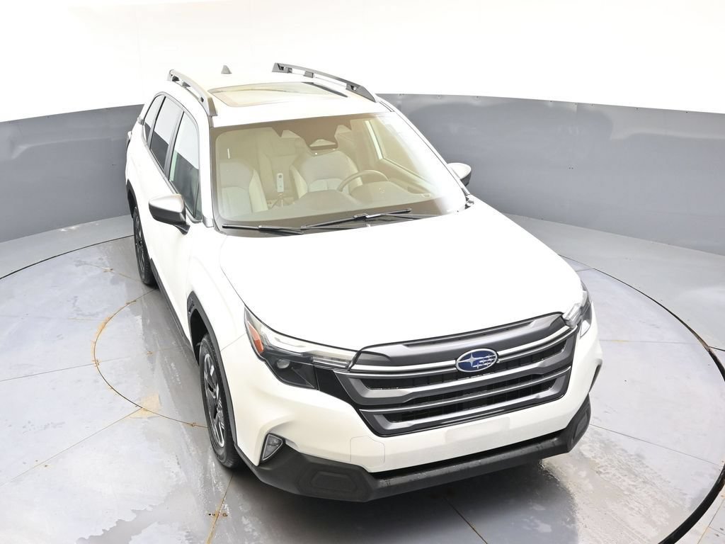 Certified 2025 Subaru Forester Premium AWD/4WD image 44