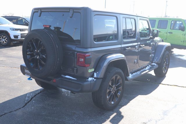 Used 2022 Jeep Wrangler Unlimited Sahara w/ Cold Weather Group image 21