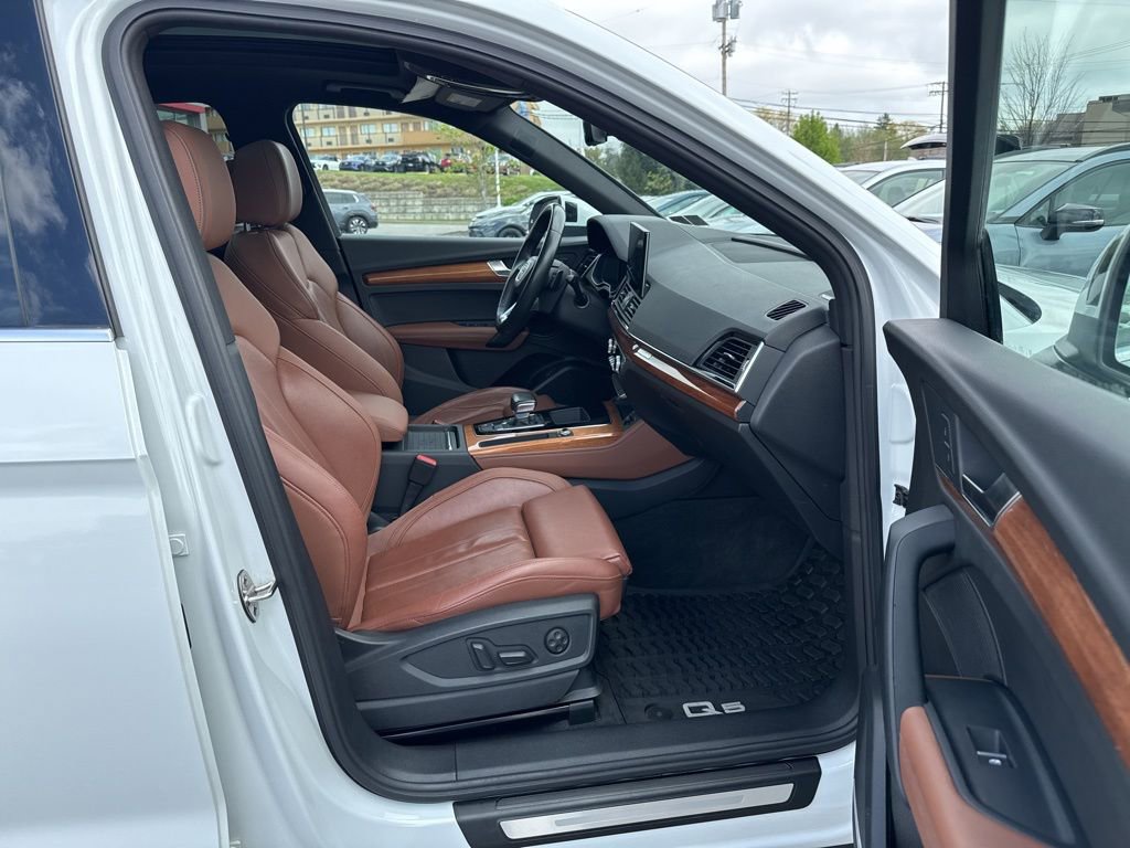 Used 2021 Audi Q5 Prestige w/ Prestige Package AWD/4WD image 9