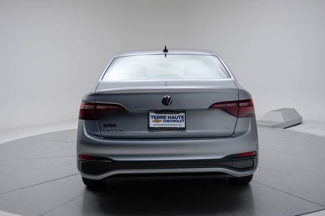 Used 2024 Volkswagen Jetta SE image 5