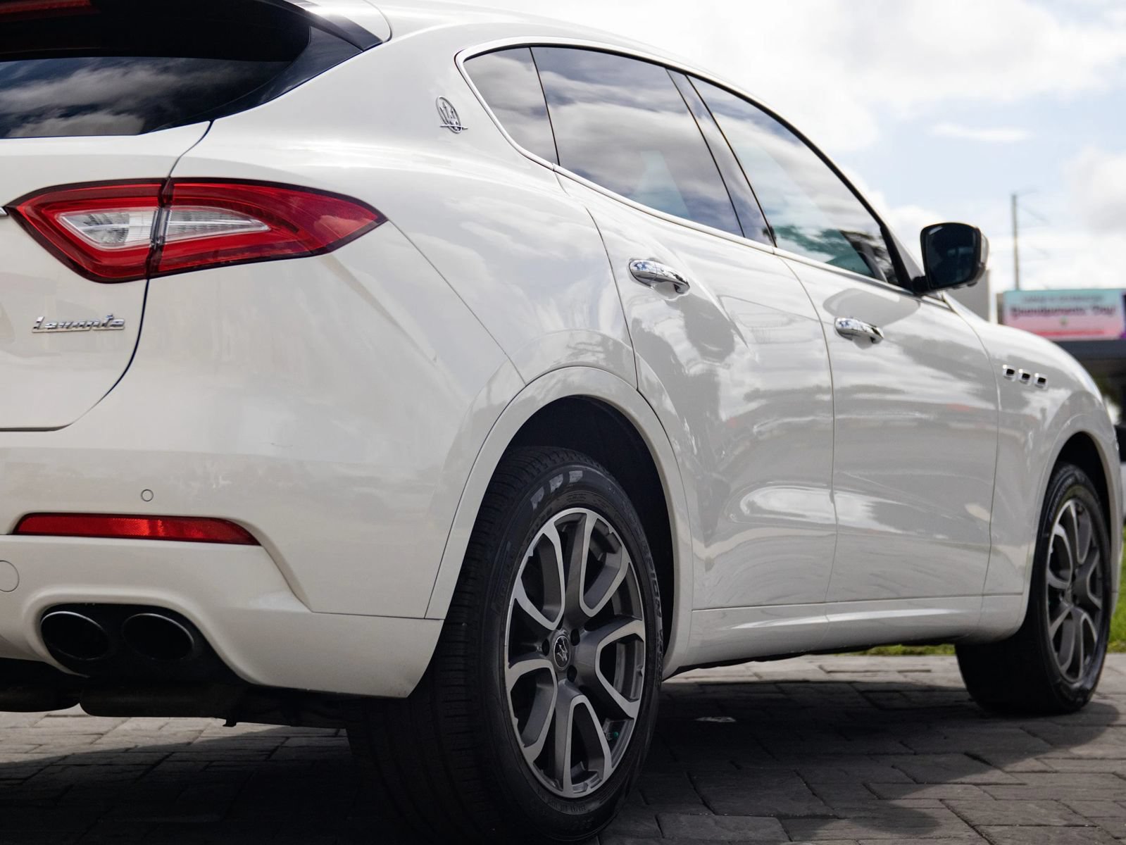 Used 2020 Maserati Levante S AWD/4WD image 14
