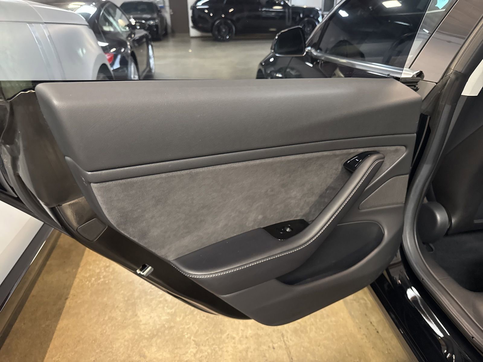 Used 2018 Tesla Model 3 Long Range image 12