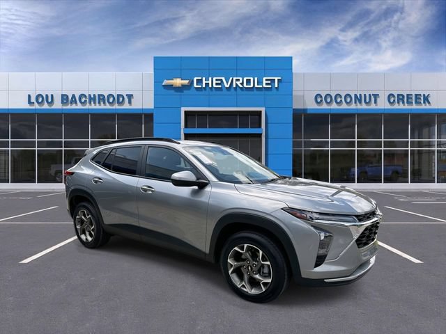 Used 2024 Chevrolet Trax LT FWD image 2