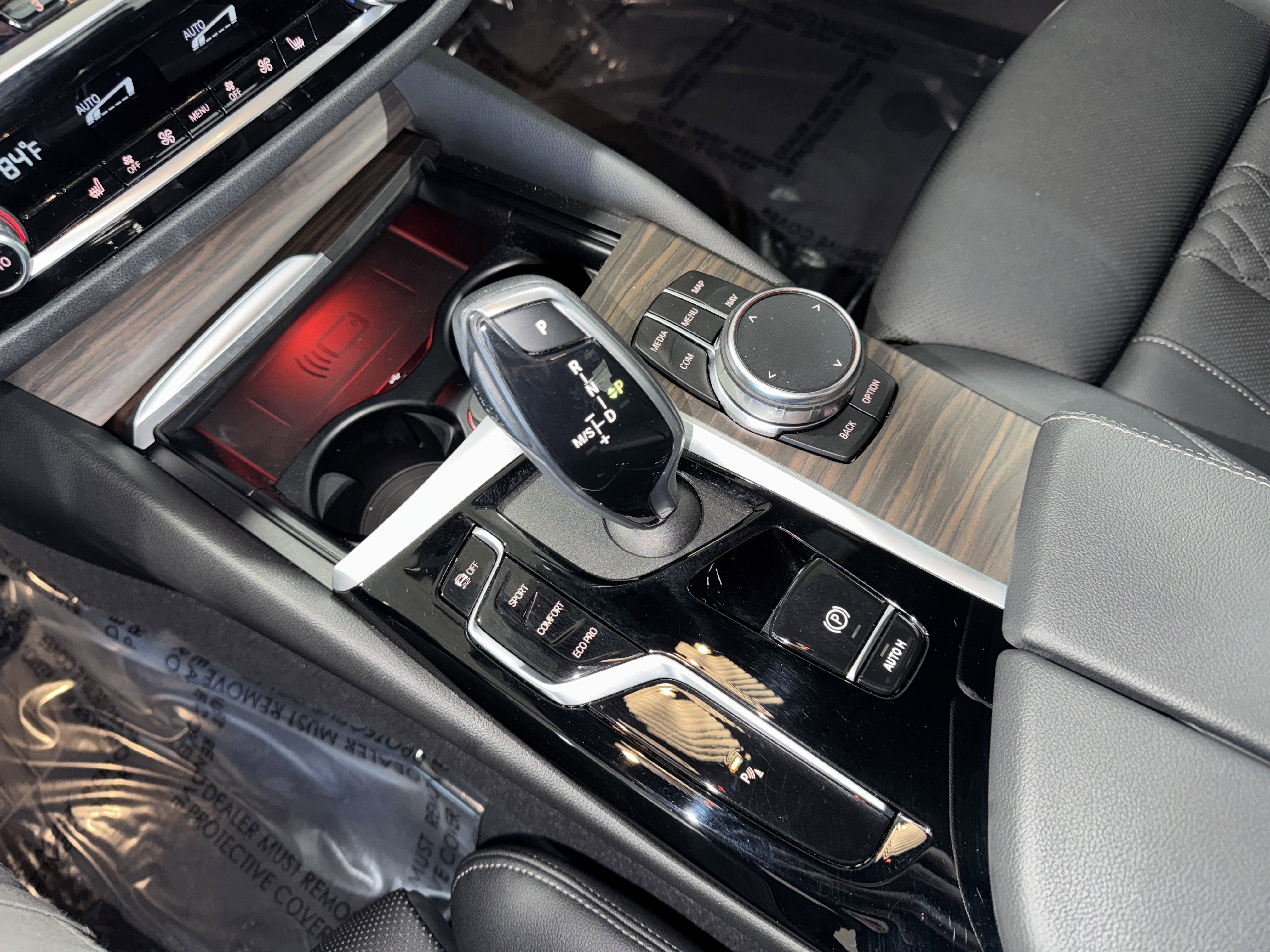 Used 2023 BMW 540i w/ Premium Package image 26