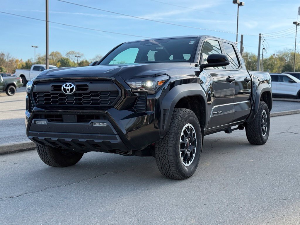 Used 2024 Toyota Tacoma TRD Off-Road w/ TRD Off Road Upgrade Package AWD/4WD image 2