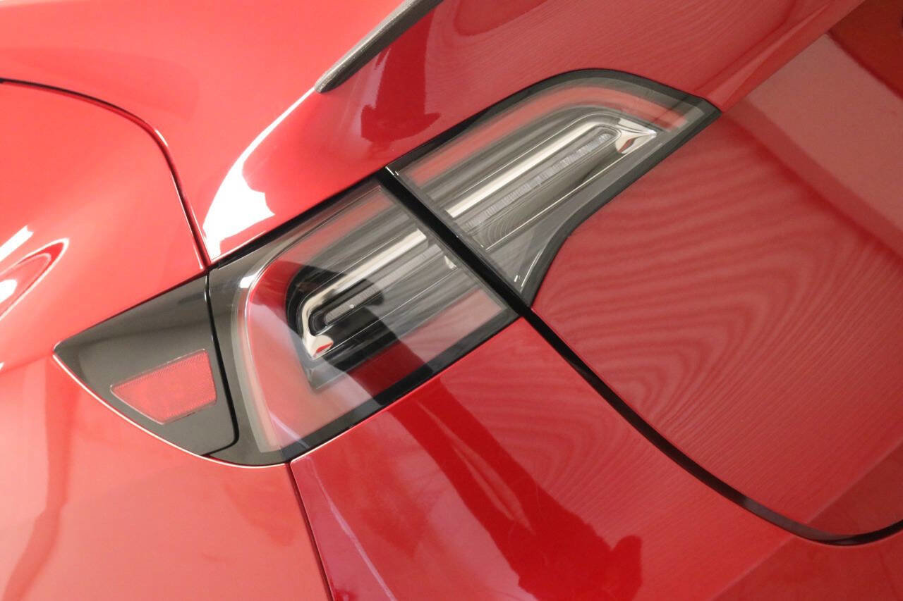 Used 2023 Tesla Model Y Performance image 95