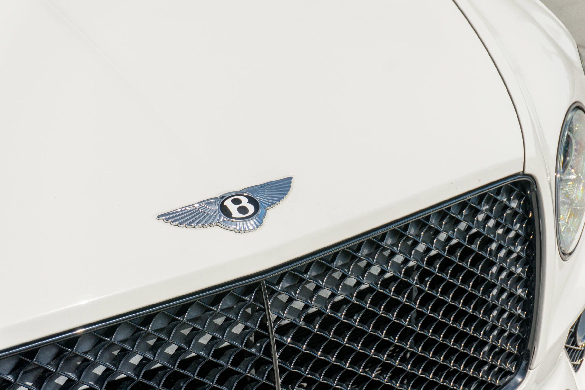 Used 2023 Bentley Bentayga image 28