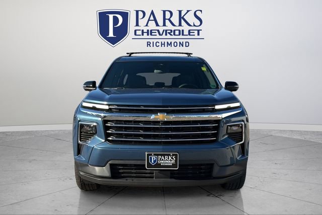 Used 2025 Chevrolet Traverse LT w/ Driver Confidence Package image 2