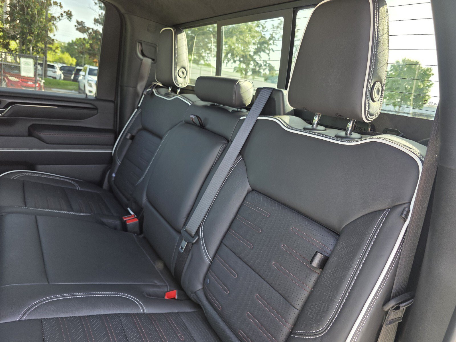 Used 2025 GMC Sierra 2500 AT4X w/ AT4X AEV Edition AWD/4WD image 17
