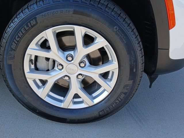 Used 2023 Jeep Grand Cherokee Limited AWD/4WD image 31