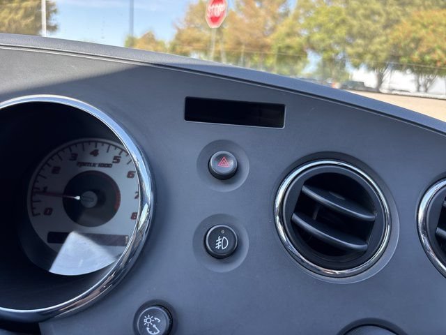 Used 2006 Pontiac Solstice Convertible w/ Premium Package RWD image 22