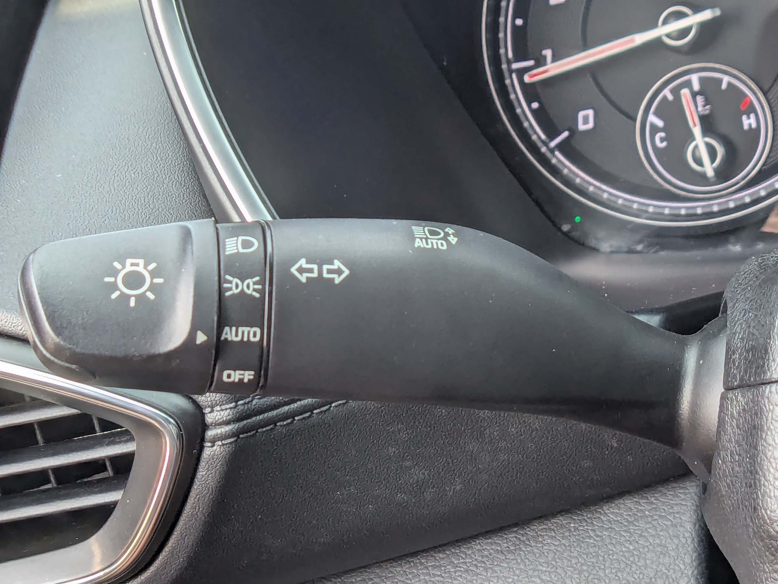 Used 2023 Hyundai Santa Fe SE AWD/4WD image 26