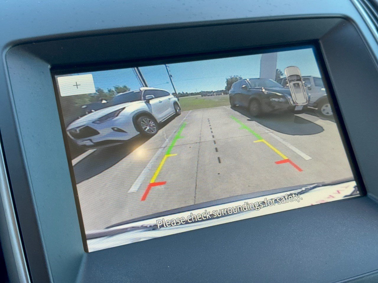 Used 2020 Ford Edge SE FWD image 23