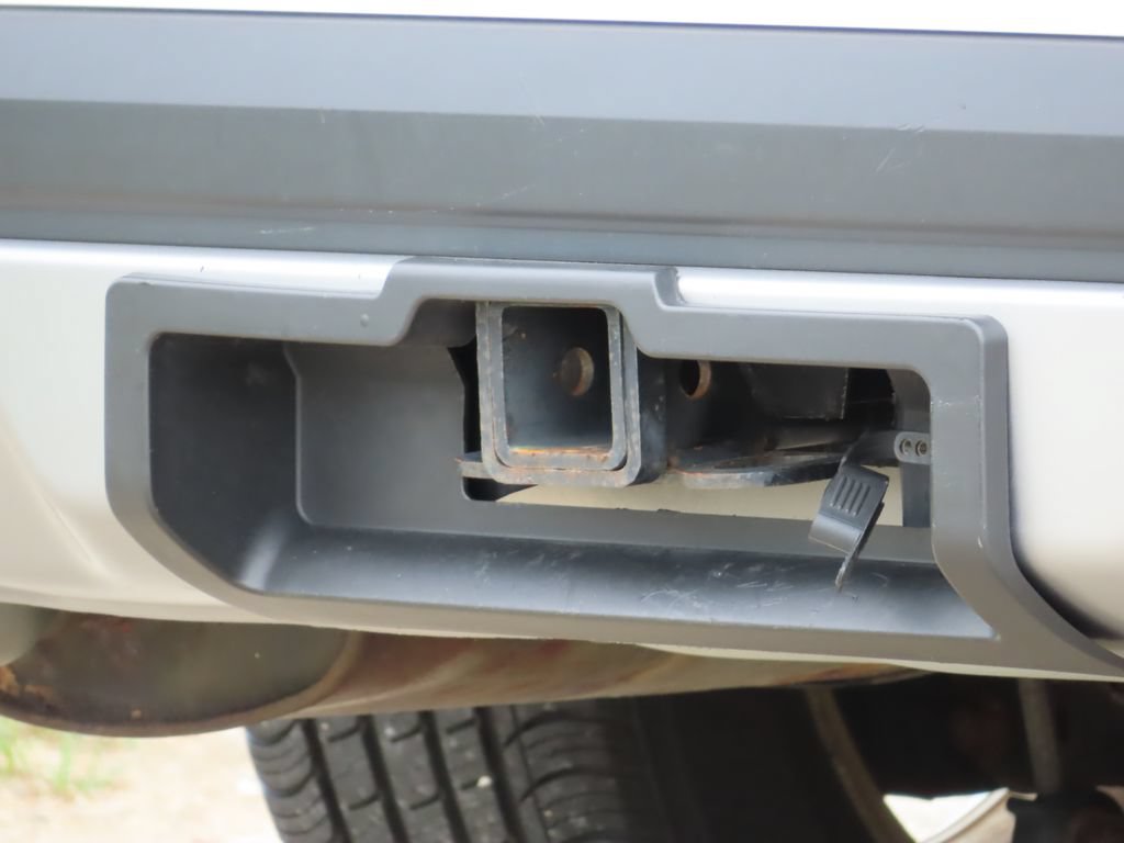 Used 2017 Ford Explorer XLT w/ Equipment Group 202A AWD/4WD image 13
