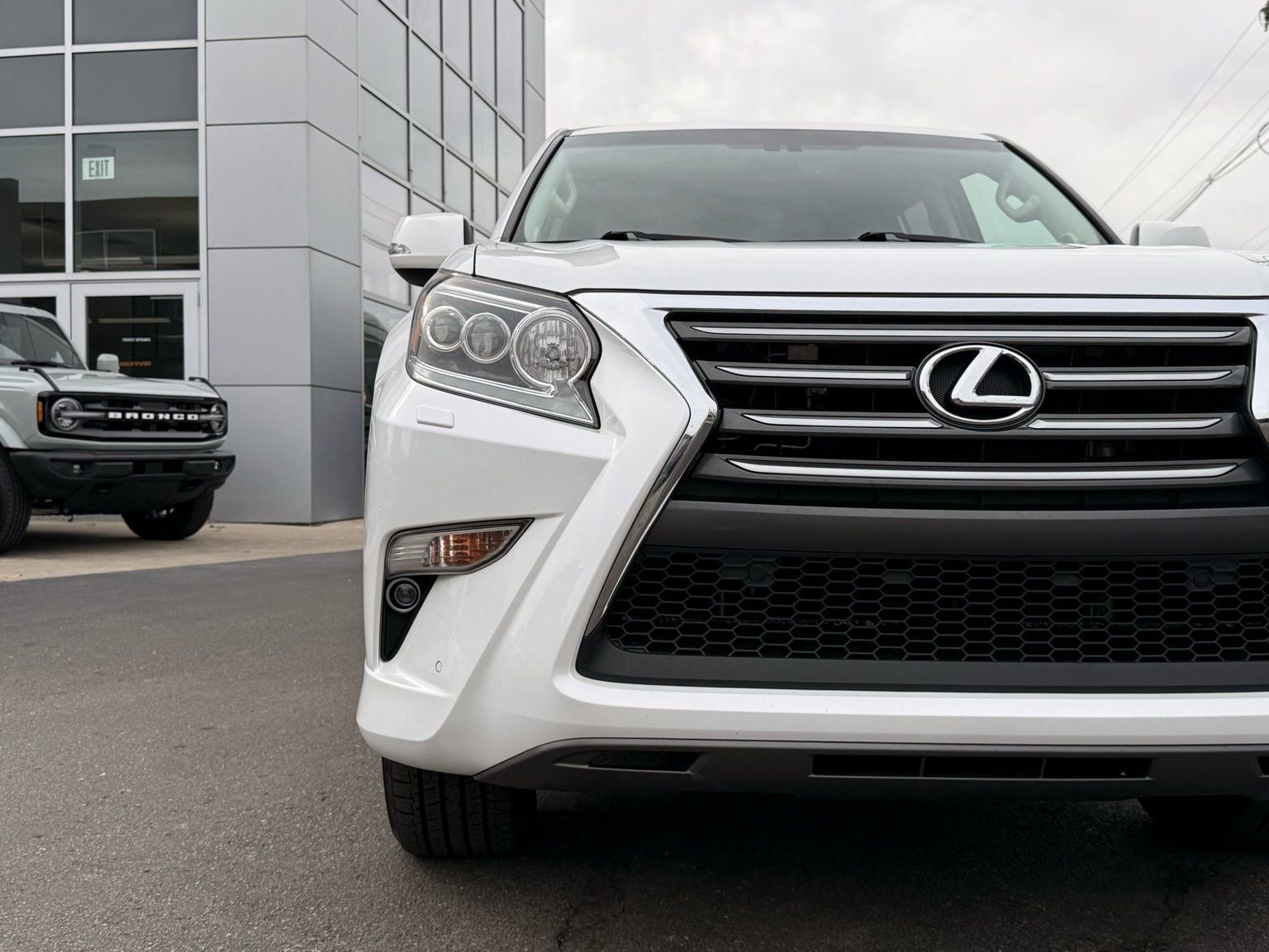 Used 2016 Lexus GX 460 Luxury w/ Preferred Accessory Package image 7
