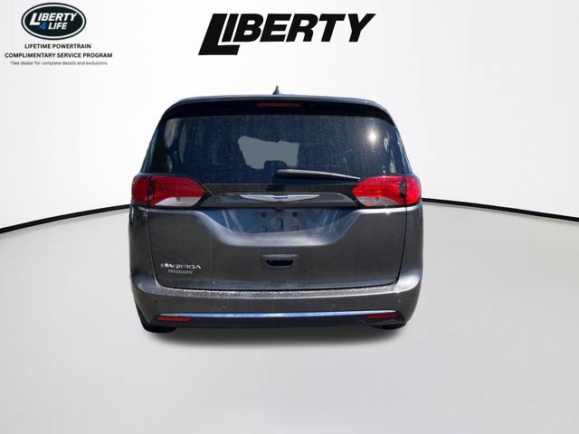 Used 2019 Chrysler Pacifica Touring-L Plus w/ Tire & Wheel Group FWD image 4