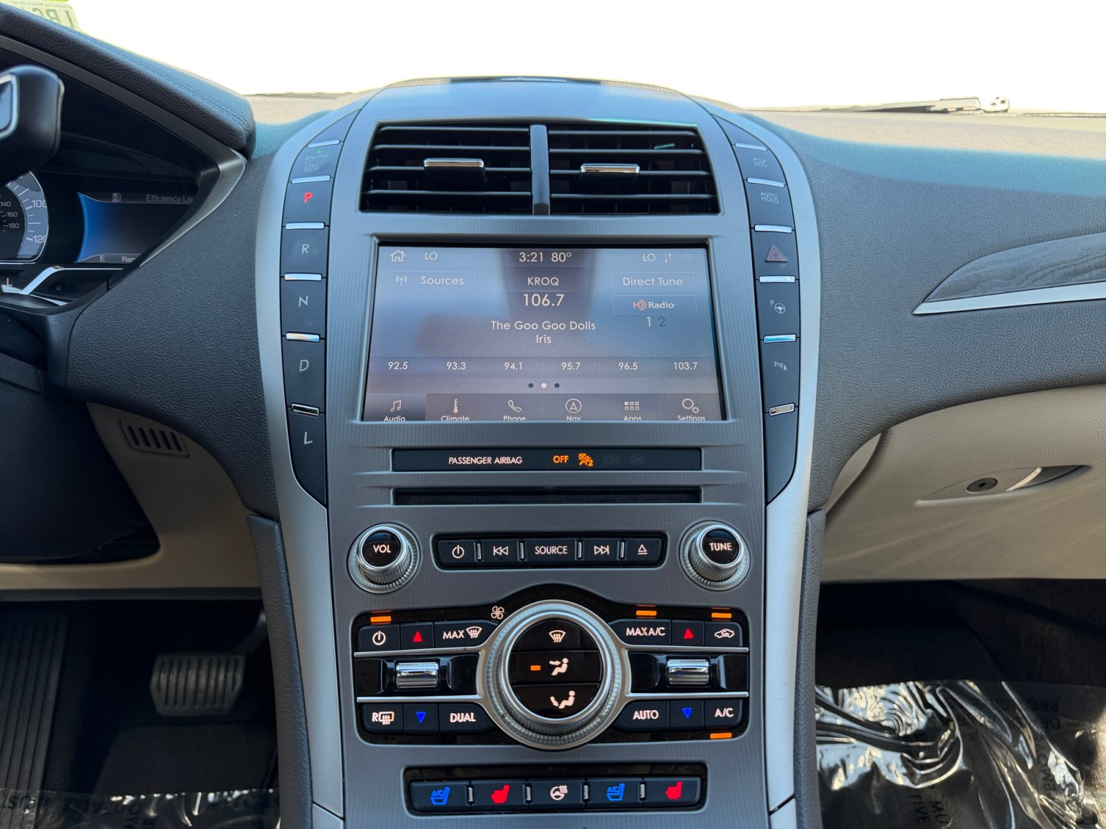 Used 2020 Lincoln MKZ Reserve w/ Luxury Package FWD image 10