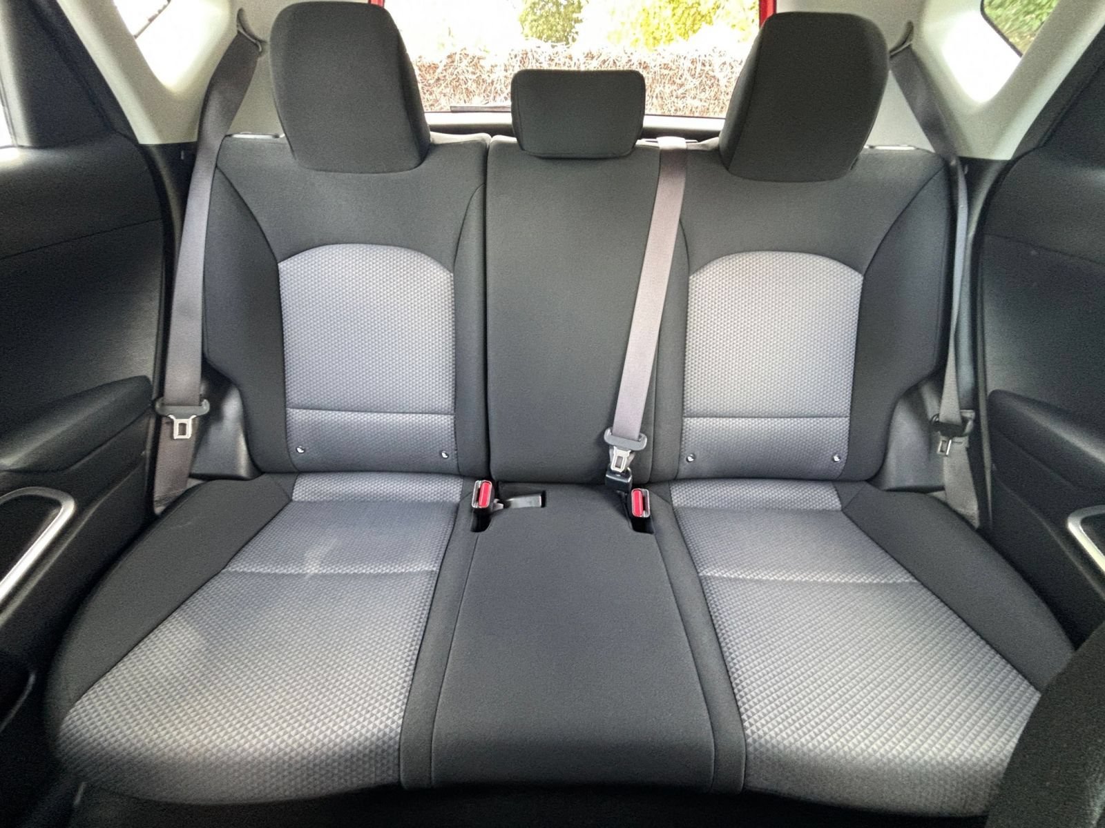 Used 2025 Kia Soul LX w/ LX Technology Package FWD image 35