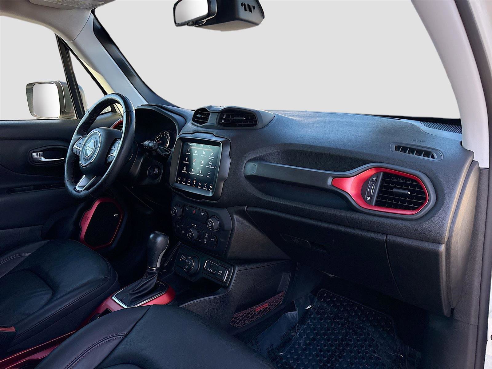 Used 2018 Jeep Renegade Trailhawk image 34