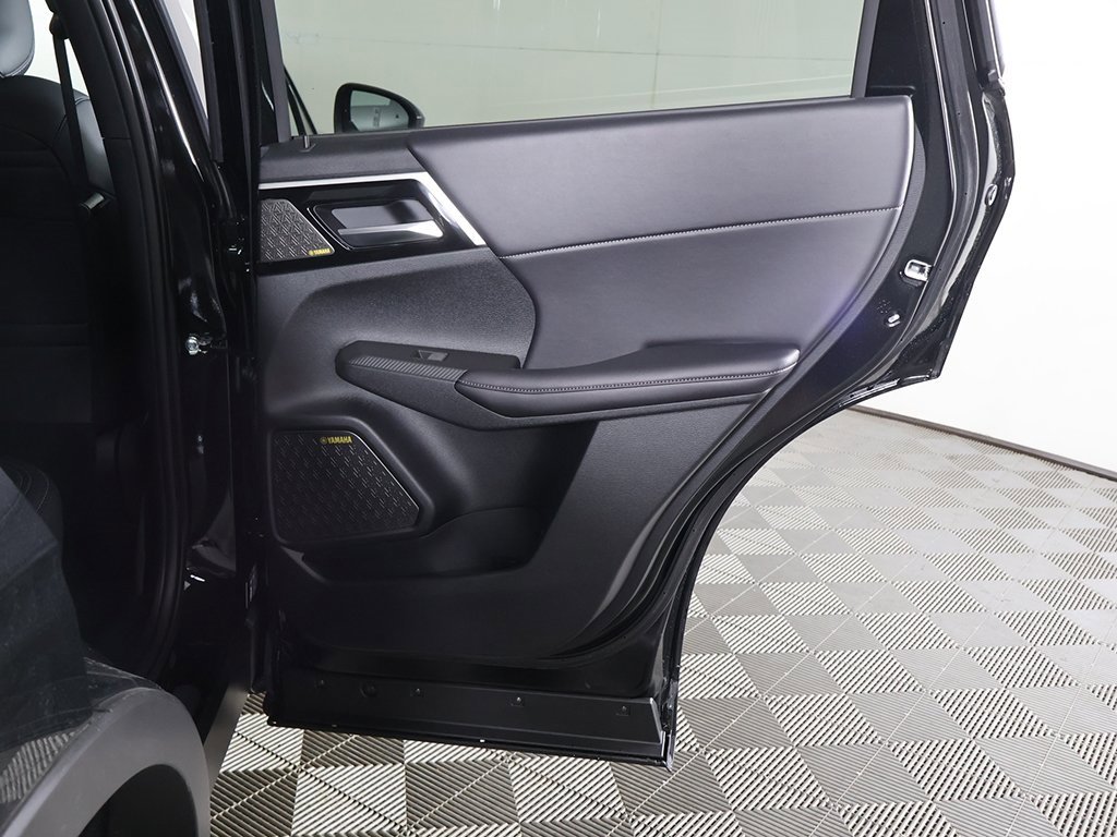 New 2025 Mitsubishi Outlander SE image 30