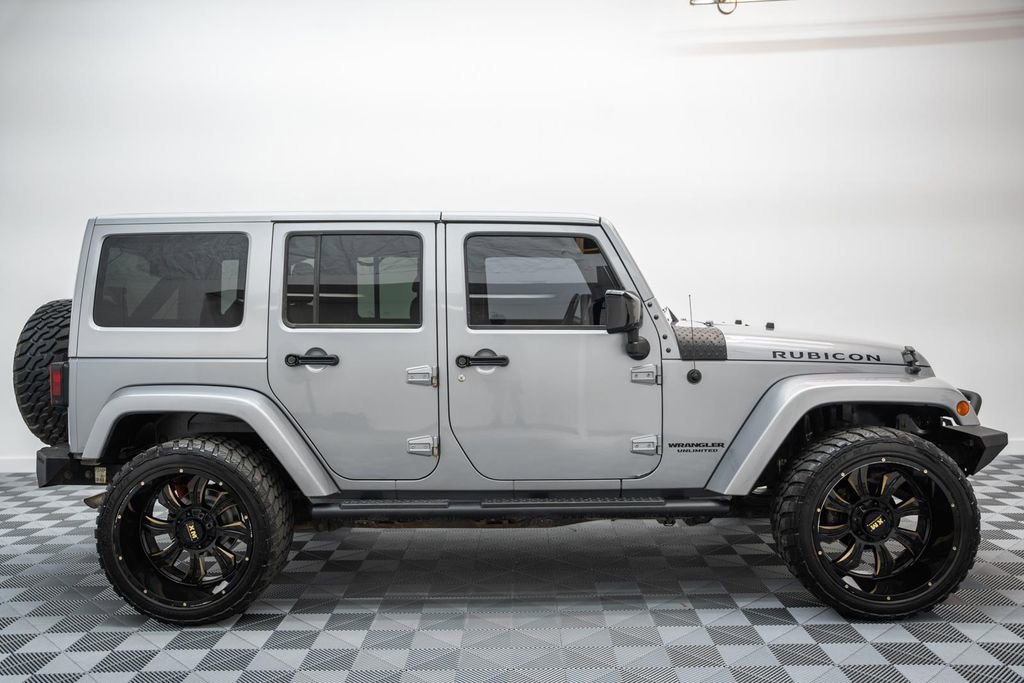 Used 2015 Jeep Wrangler Unlimited Rubicon w/ Connectivity Group image 4