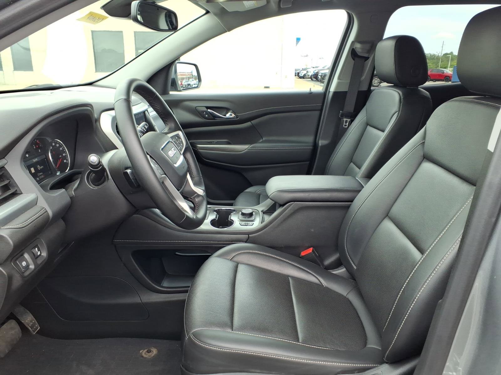 Used 2023 GMC Acadia SLT w/ LPO, Floor Liner Package FWD image 25