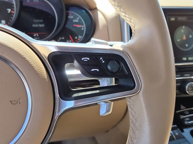 Used 2016 Porsche Cayenne image 30