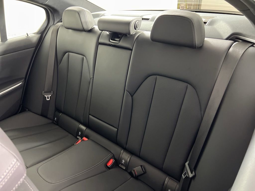 Certified 2025 BMW 330i xDrive 330i xDrive w/ Premium Package image 4