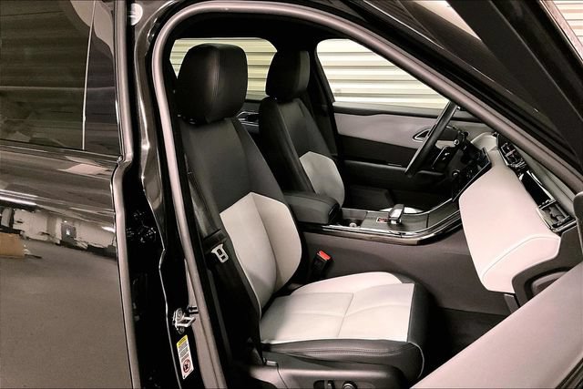 Certified 2026 Land Rover Range Rover Velar Dynamic SE AWD/4WD image 6