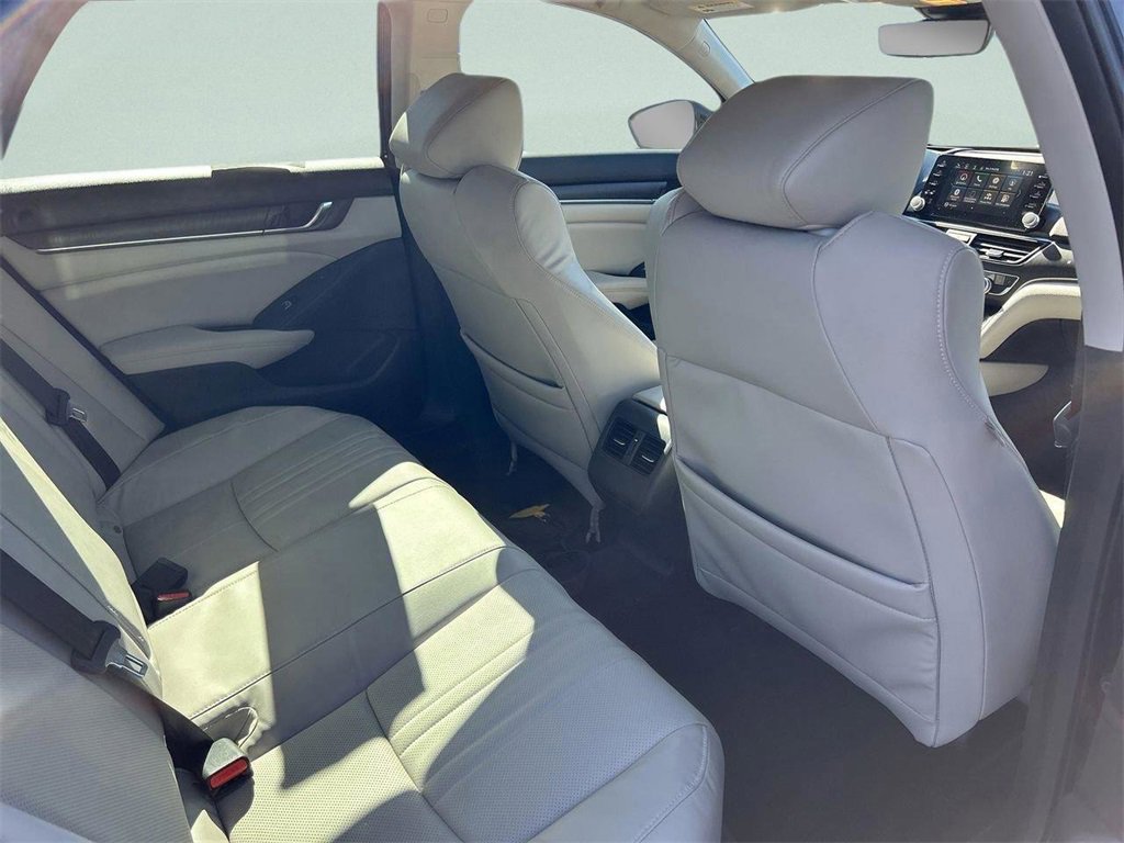 Used 2018 Honda Accord Touring image 21