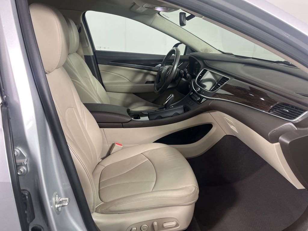 Used 2017 Buick LaCrosse Premium image 6