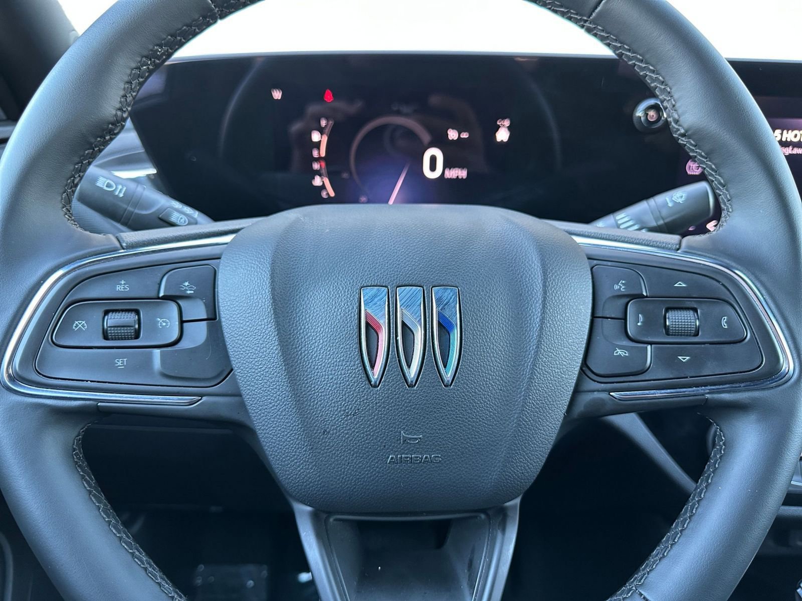 Used 2025 Buick Envista Sport Touring image 25