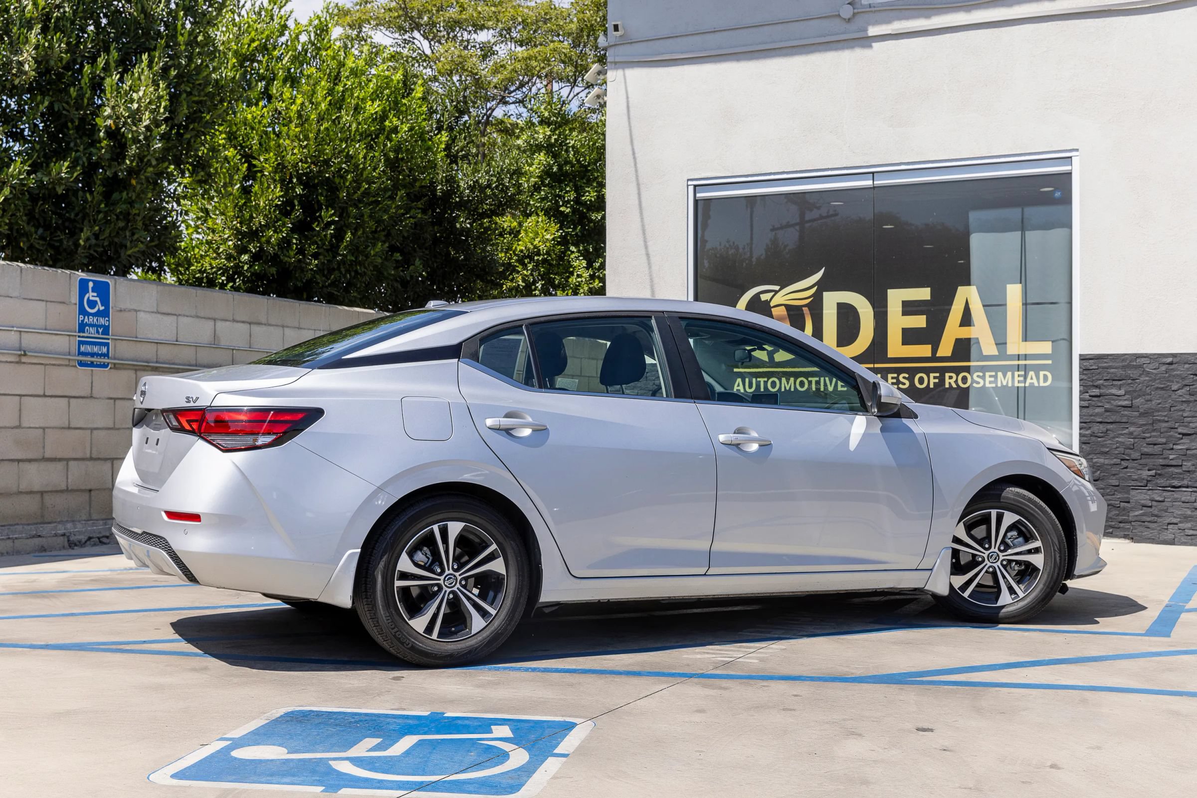 Used 2022 Nissan Sentra SV w/ Trunk Package FWD image 3