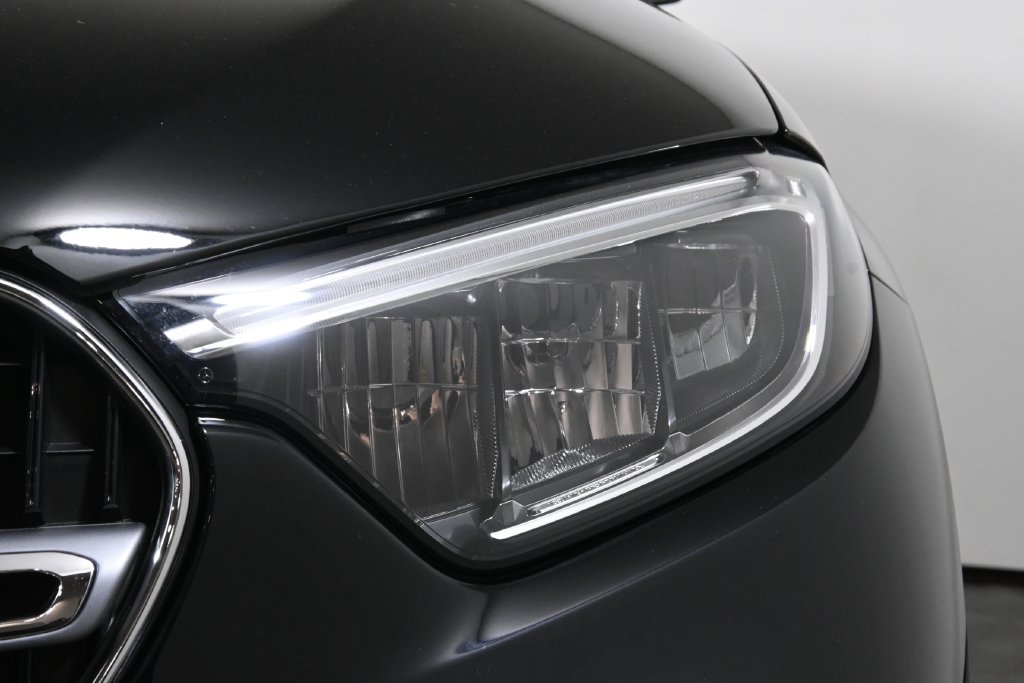 Certified 2026 Mercedes-Benz GLC 300 4MATIC image 11
