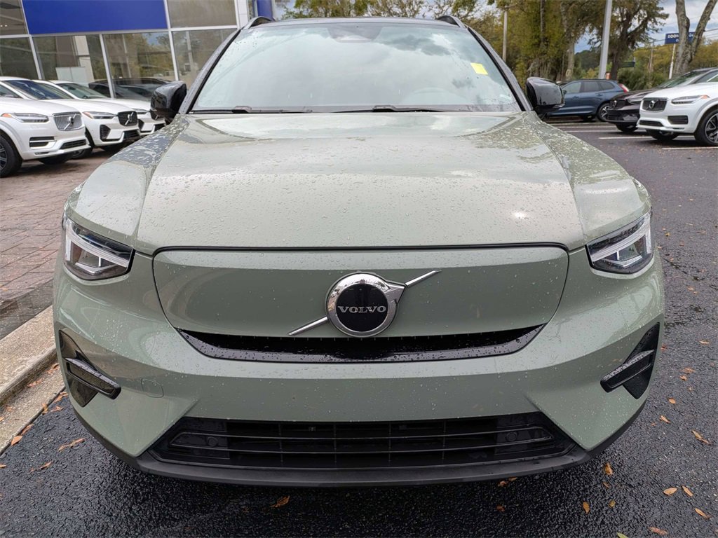 Used 2023 Volvo XC40 Recharge Core image 9