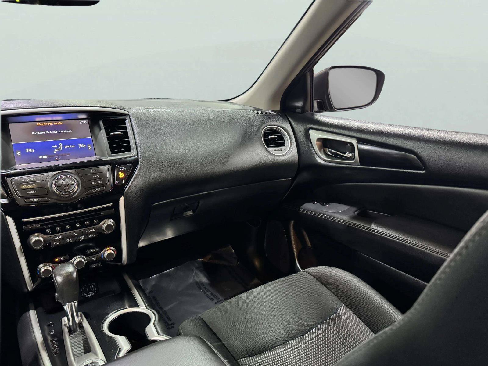 Used 2019 Nissan Pathfinder SV AWD/4WD image 29